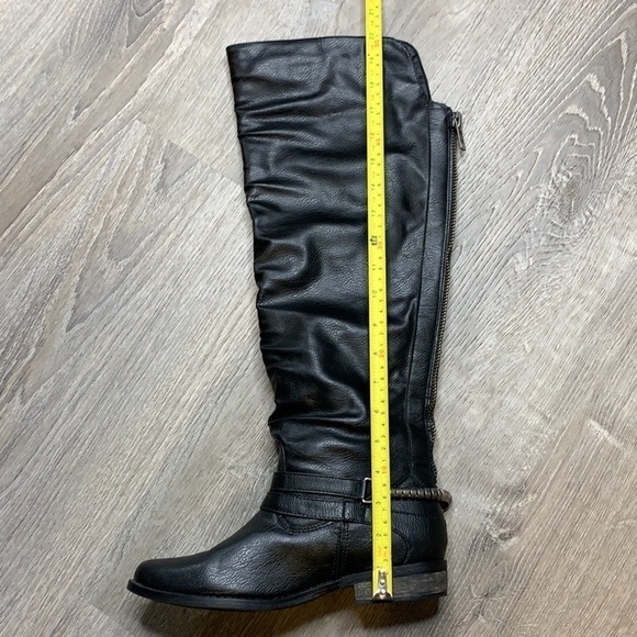 Black Boots with Silver Coil Design - Picture 13 of 15